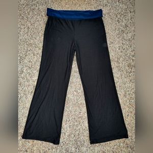 Athletic pull up pants 😂 not sure what these are called! No Boundaries brand XL